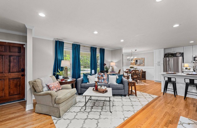Three bedroom two bath with fenced yard and 2 car garage. The sleeping arrangements for this property are 3 queen beds.