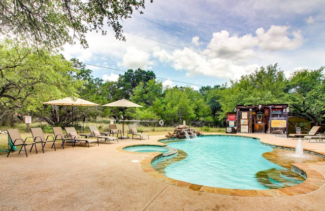 Three Dog-Friendly Cabins Together with Shared Pool, Hot Tub & Outdoor Kitchen