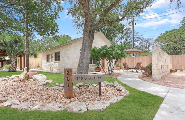 Three Sisters- Casita 1 I Pet Friendly couples retreat in Wimberley