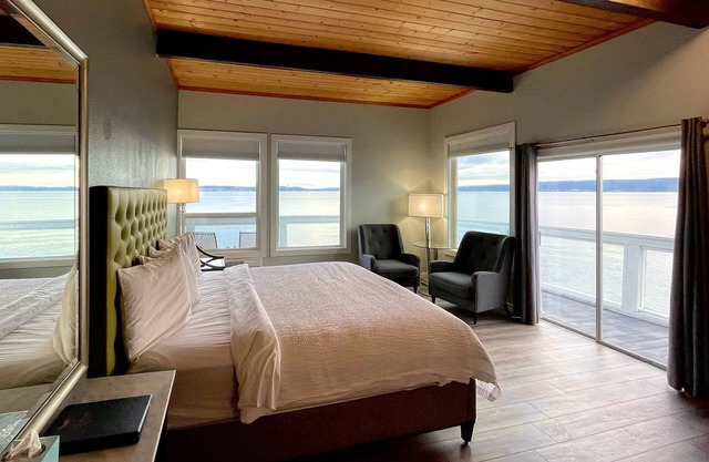 Tides Inn & Suites