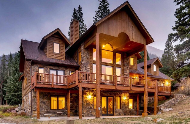 Timber Creek Retreat: Hot Tub, Pool Table, Ping Pong, Foosball, Grill