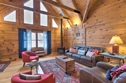 Timber Lodge - Adventure Awaits, Comfort Calls