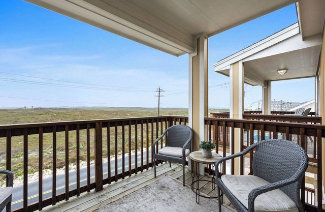 Time to Make Waves: Spacious Townhouse Steps from the Beach is Ready For You