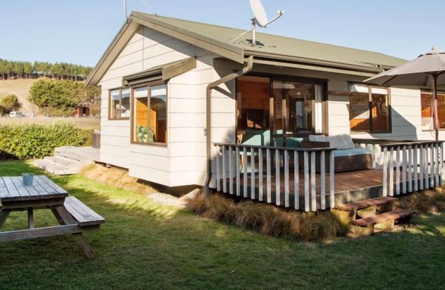 Timeout Cottage - Waimarama Holiday Home