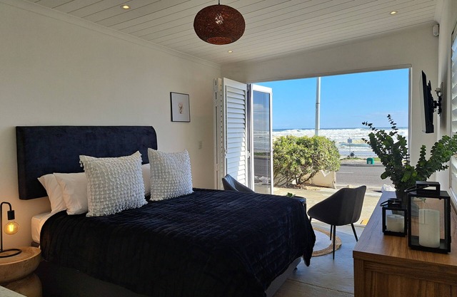 Tiny Home - Beach Front! Digital Nomad friendly!