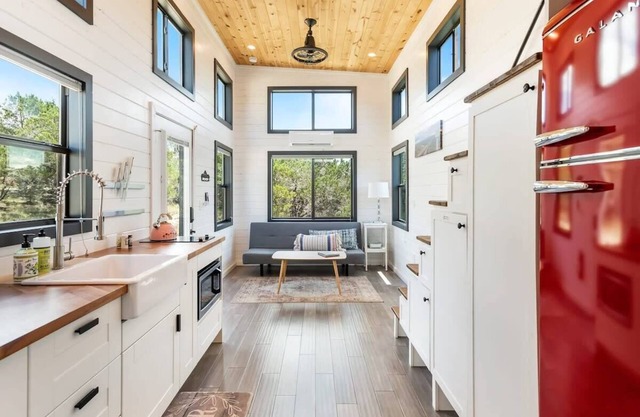 Tiny Home, Pool, Dripping Springs