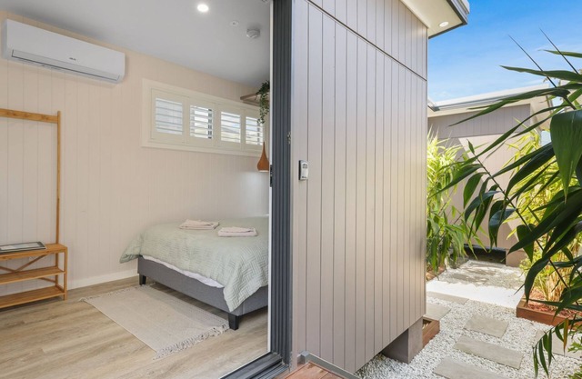 Tiny House Stayz Stay for 3 Pay for 2! - House 4