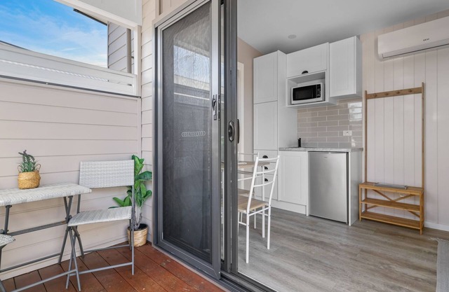 Tiny House Stayz Stay for 3 Pay for 2! - House 8