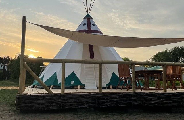 Tipi Papago at Lake Belau