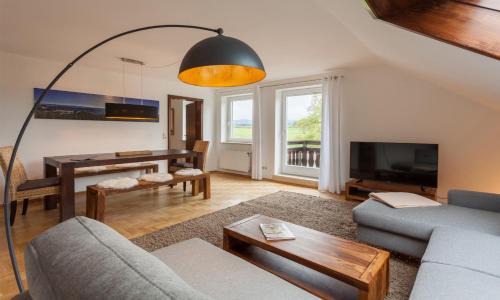 Top 97,5 qm Ferienwohnung im Allgäu, Balkon und Parkplatz