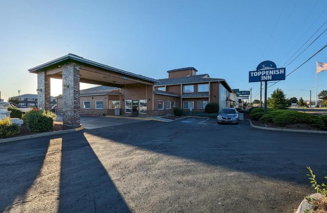 Toppenish Inn and Suites