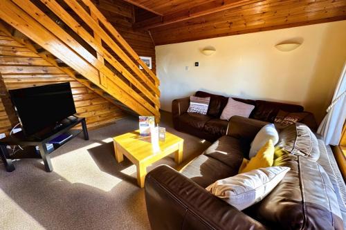 Tor View Lodge with Hot Tub & Sauna - Spa Resort - South Devon
