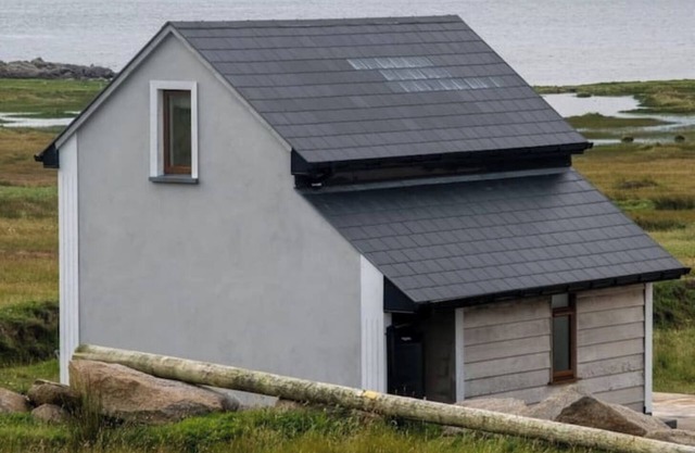 Tory Island 1-Bed Apt, Sleeps 4, Parking & SeaView