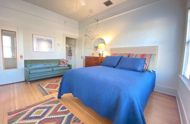 Total of 2 BR 2 BA/Near U of A/Your Own Duplex