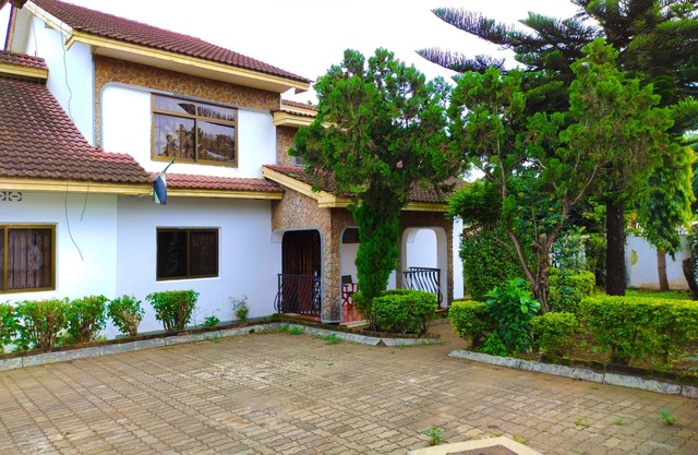 Tours with Kunta Safaris & treks house