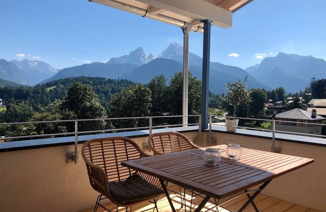 Tower West, 2 sep. Bedroom, eat-in kitchen 100sqm