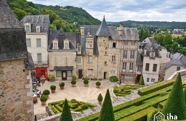Town house not overlooked in the historic center