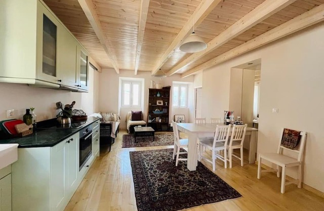 Traditional Detached Corfu House, 50m to village square