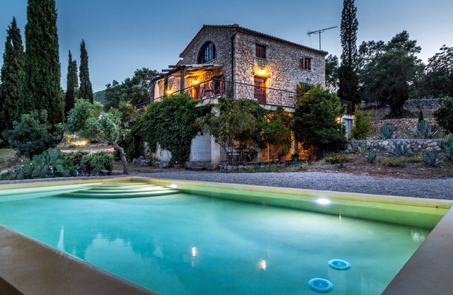 Traditional Stone Villa Melite with private heated Swimming Pool