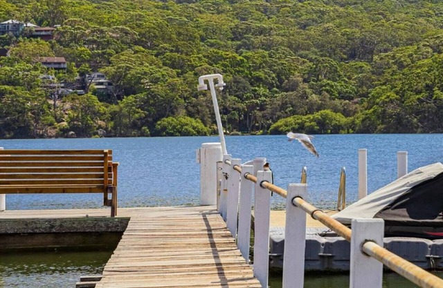 Tranquil Abode with Spa & Jetty