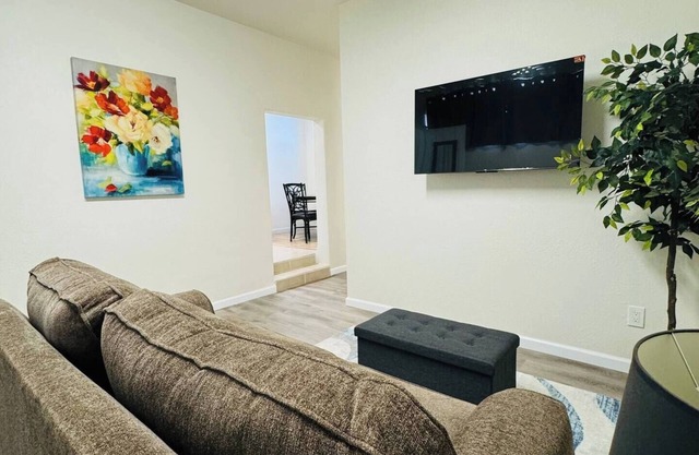 Tranquil Cove Studio In Mojave with AC