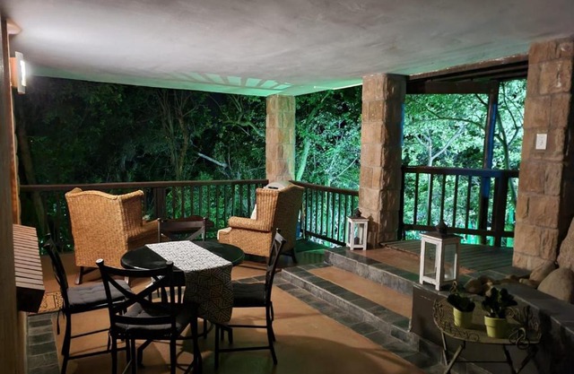 Tranquil Garden Nest