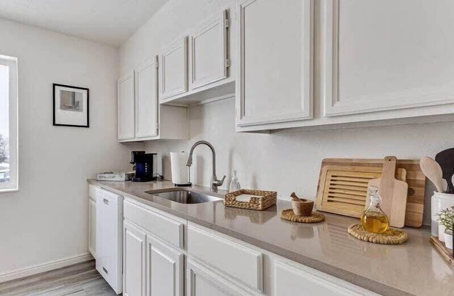 Tranquil Locale, Proximity to Pickleball Courts