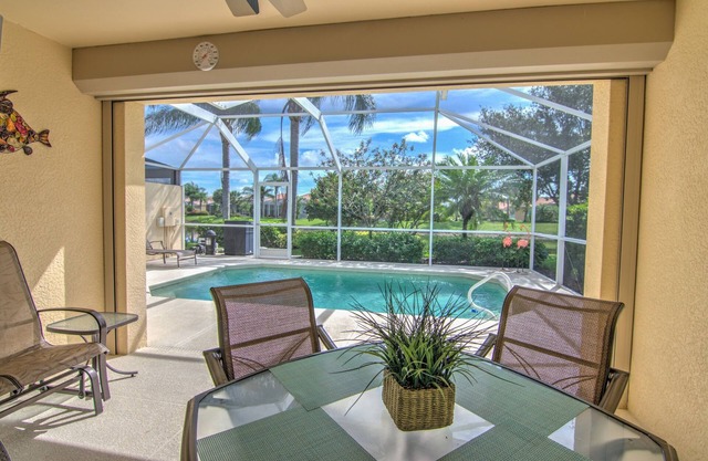 Tranquil Oasis: Unwind in Naples' Hidden Gem With Amazing Amenities!