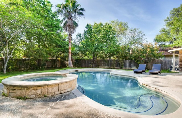 Tranquil Round Rock Escape - Heated Pool and Spa