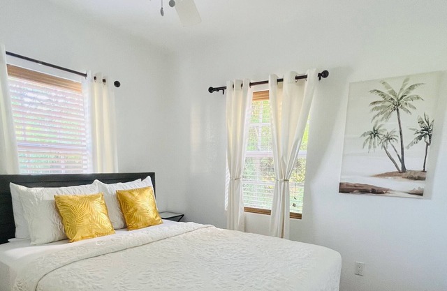 Tranquil West Bay Retreat Charming Private Oasis Beaches 10 Minutes Out Sleeps 4