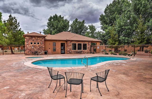 ~Tranquility Trails~nHiking Poles♡Pool&Hot Tub♡Comfy King Bed♡90+ Amenities!