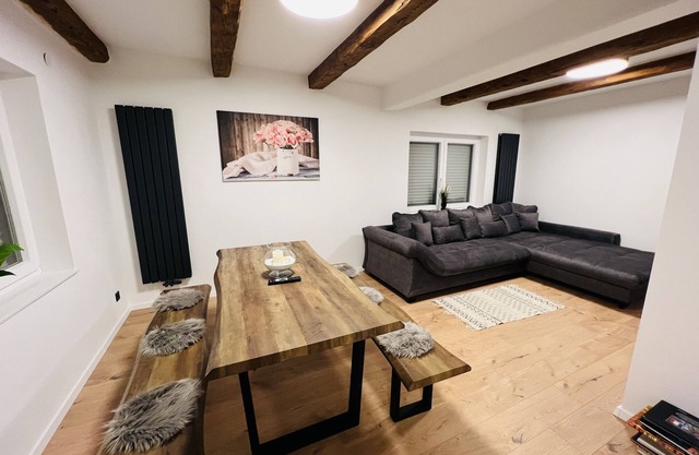 Traumhaus 7 Beds 4 Bedrooms Wi-fi 3 Parking