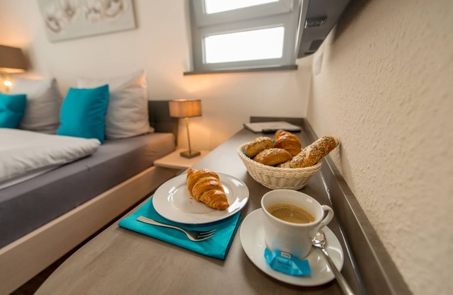 Travel with hotel level for 1 (-2) persons from 2 nights. Internet & parking free!