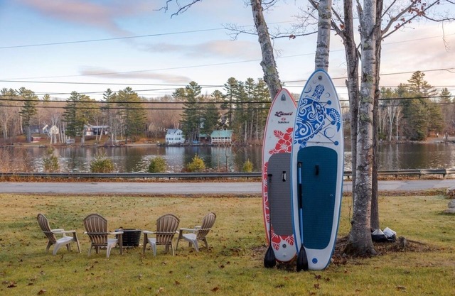 Travelers Dream Home | Hot Tub | Pet-Friendly | Sunsets | Walk to Town!