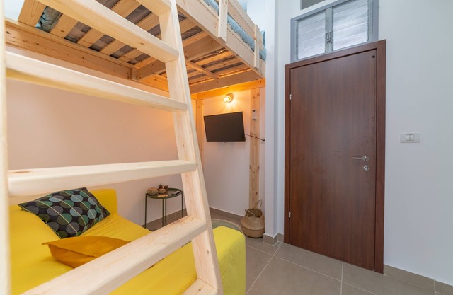 Tree House Oasis - Luxe Studio + Balcony (1)