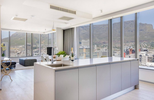 Trendy 2 Bedroom Apartment in De Waterkant