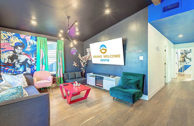 Trendy Stay for 12 w/Hot Tub, Mins to DT + 6th St!