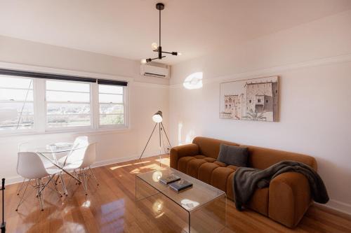 Trevallyn Retreat with River Views