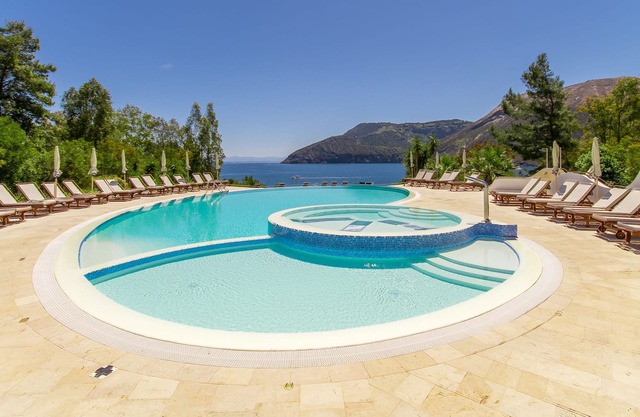 Trilo 8 - Vulcano on sea shore, Lipari, Italy