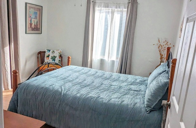 Triple H Bunk House-charming western inspired bunk house completely renovated