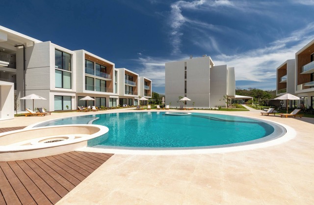 Tropic Modern Condo w/shared pool workspace Nosara