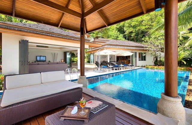 Tropical 4BR Oceanview Villa | Bophut Beach