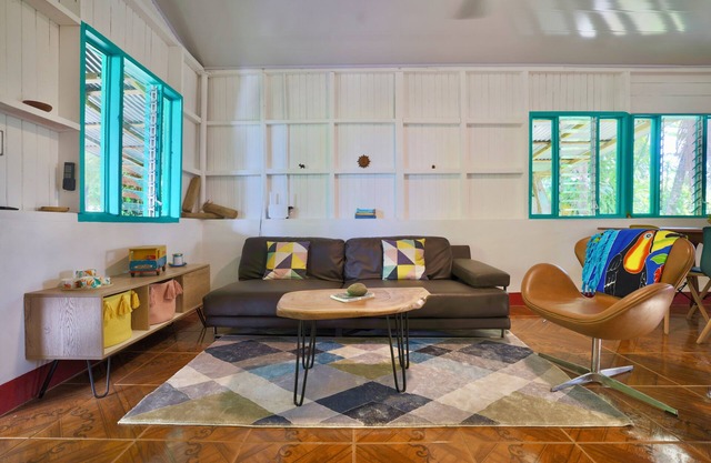 Tropical Tranquility, Pet/Family Friendly, 2-bedroom house in Naranjal