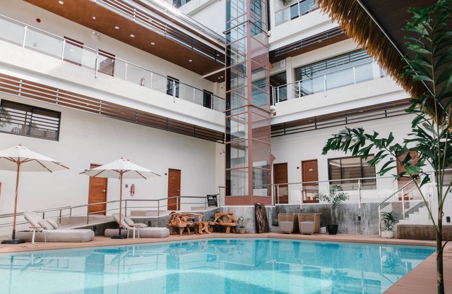 Tropicasa Coron Resort And Hotel