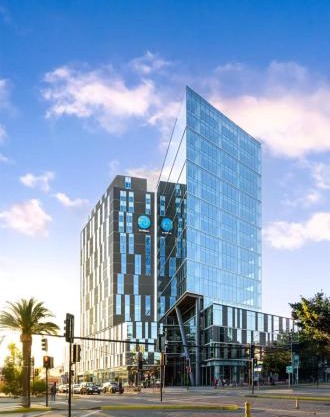 Tru By Hilton Chillan Ferrat