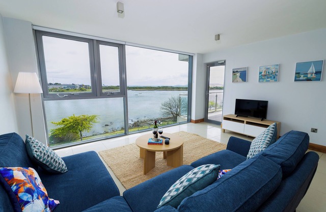 Tur an Tsaile - Galway Lakeside Apartments