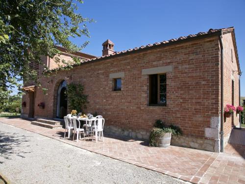 Tuscan Hilltop Farm Stay