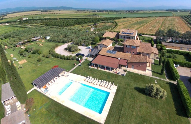 Tuscan Stay w/Jacuzzi
