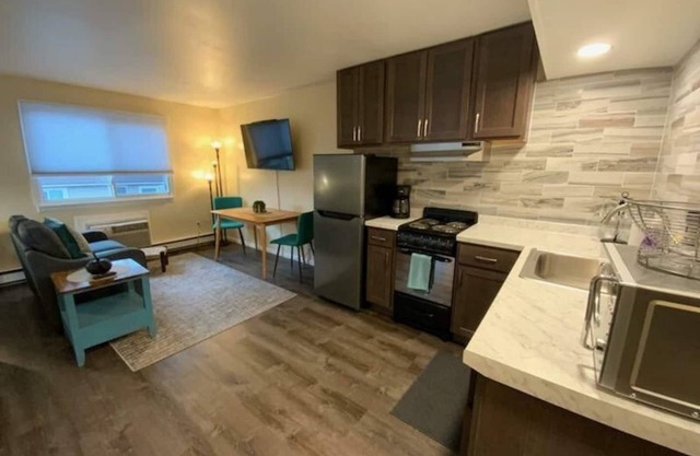 Twin Oaks Extended Stay Studio - 2817 Apt 7