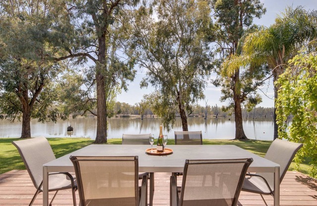Twin Rivers Whitehouse on the Murray